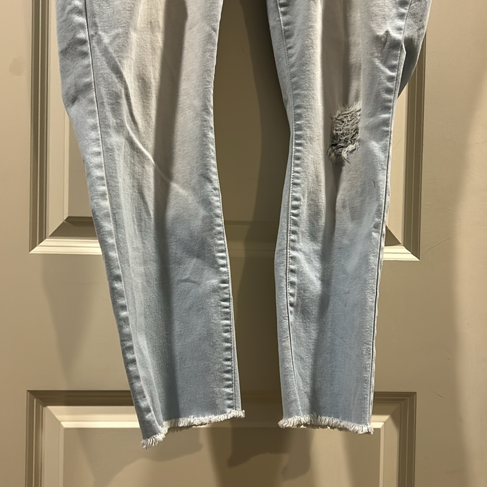 YMI WANNABETTABUTT? Skinny embroidered pockets distress Jeans fringe hem size 14 - Picture 4 of 14
